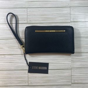 Steve Madden Black Faux Leather Bzippy Large Zip Around Wallet Gold Tone Accents